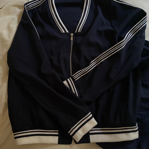 2 PC LIVERPOOL WOMEN’S TRACK SET | Size L - Picture 2 of 10